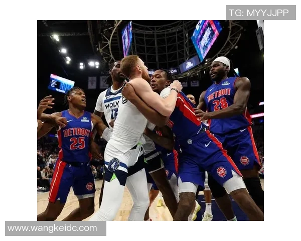 活塞与森林狼首节对决精彩回顾双方球员表现引人瞩目 活塞与森林狼首节对决精彩回顾双方球员表现引人瞩目