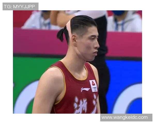 男篮半场溃败韩国！程帅澎+三宁+2内死顶，三分12中1，防卫太糟糕